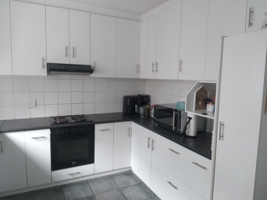 3 Bedroom Property for Sale in Glenhaven Western Cape